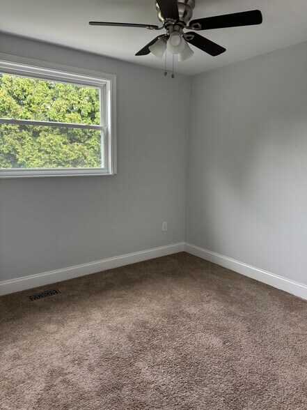 second bedroom - 12349 Boncrest Dr
