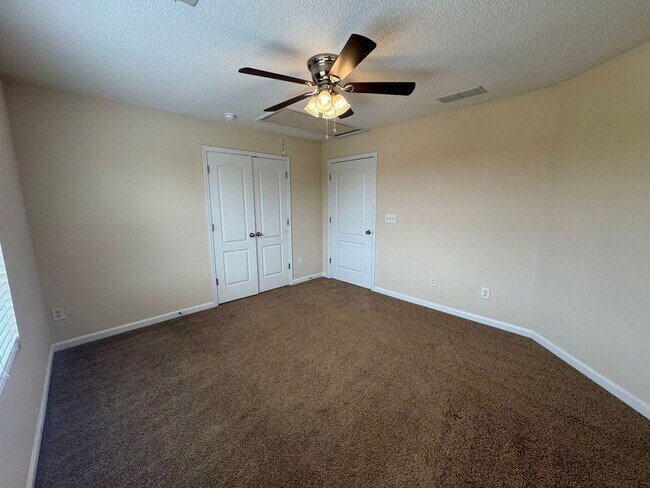 Building Photo - 118 Fern Ridge Ct