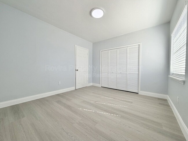 Building Photo - 813 Suwannee Dr