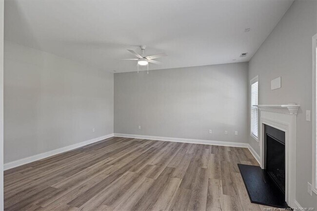 Building Photo - 134 Huzzas Cir