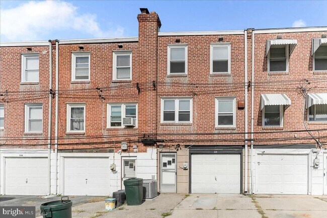 Building Photo - 324 W Rively Ave