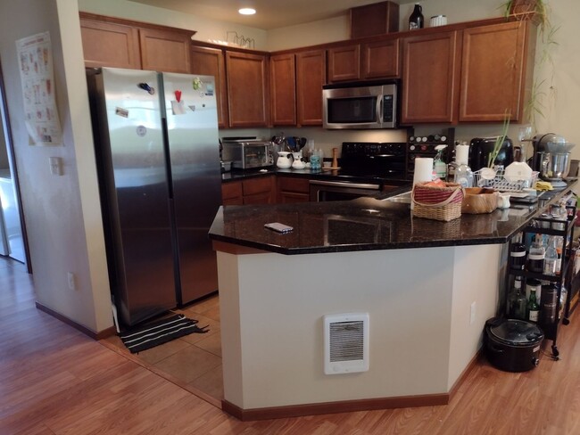 Building Photo - Five Bedroom House for Rent in Bellingham