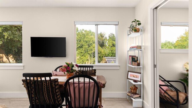 Building Photo - 1208 Enfield Rd