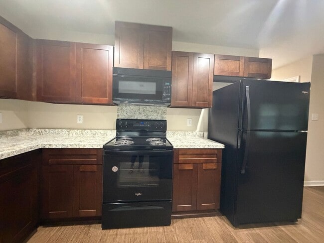 Building Photo - New Home! 4/2!