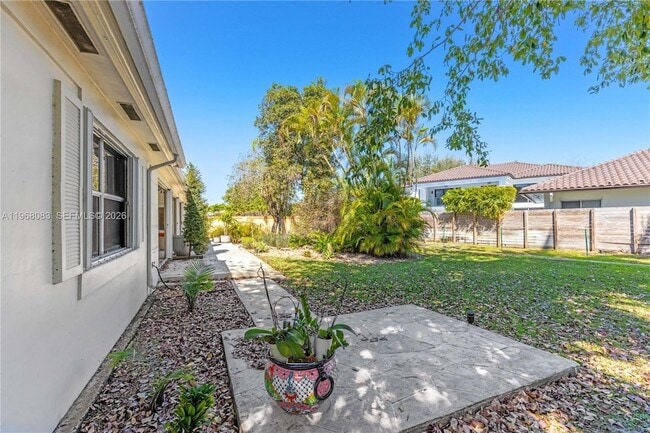 Building Photo - 5253 NW 94th Doral Pl