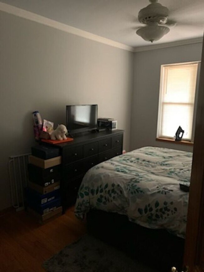 Building Photo - 10947 S Longwood Dr