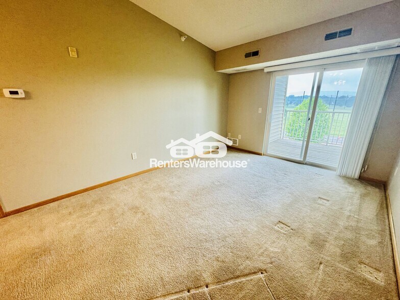 Building Photo - 1590 Parkwood Dr