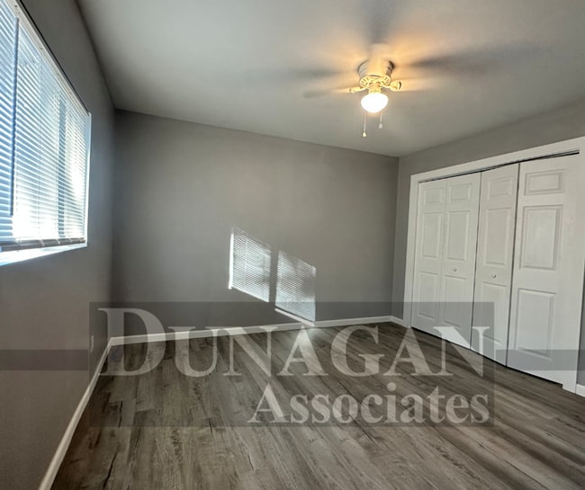 Building Photo - 4 Bedroom - 2 Bath Home Pet Friendly