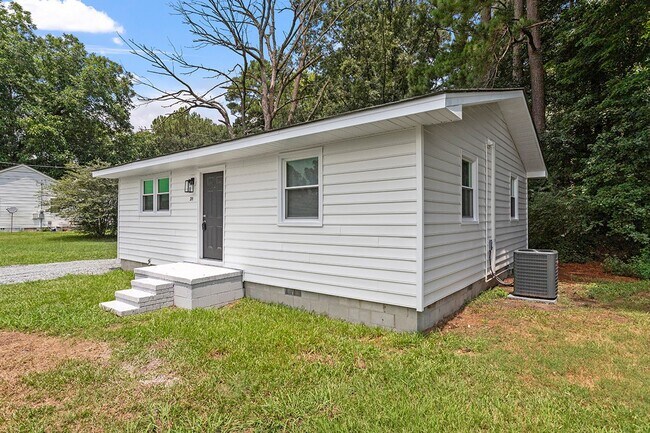 Building Photo - Move-In Ready Ranch Home in Prime Princeton Locale!