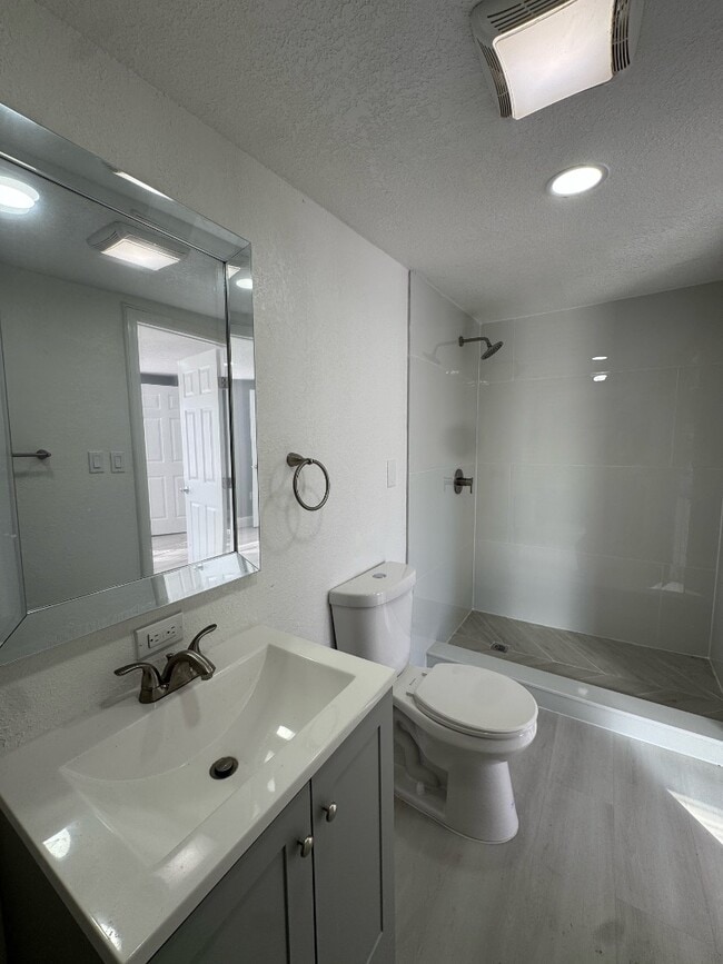 Building Photo - 3402 9th Ave W