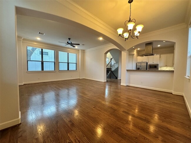 Building Photo - 615 W 27th St