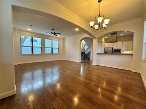 Building Photo - 615 W 27th St