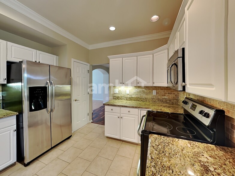 Building Photo - 8934 Tartan Ridge Dr