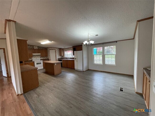 Building Photo - 1201 Island View Dr