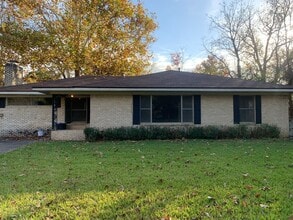 Building Photo - UPDATED HOME IN GREENACRES PLACE (North Bossier)
