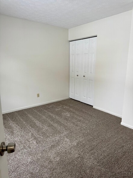 Building Photo - 24 Orchard Ln