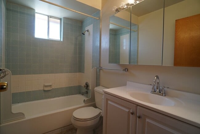 Building Photo - Cute 2 bedroom, 1 bath in Carmichael!
