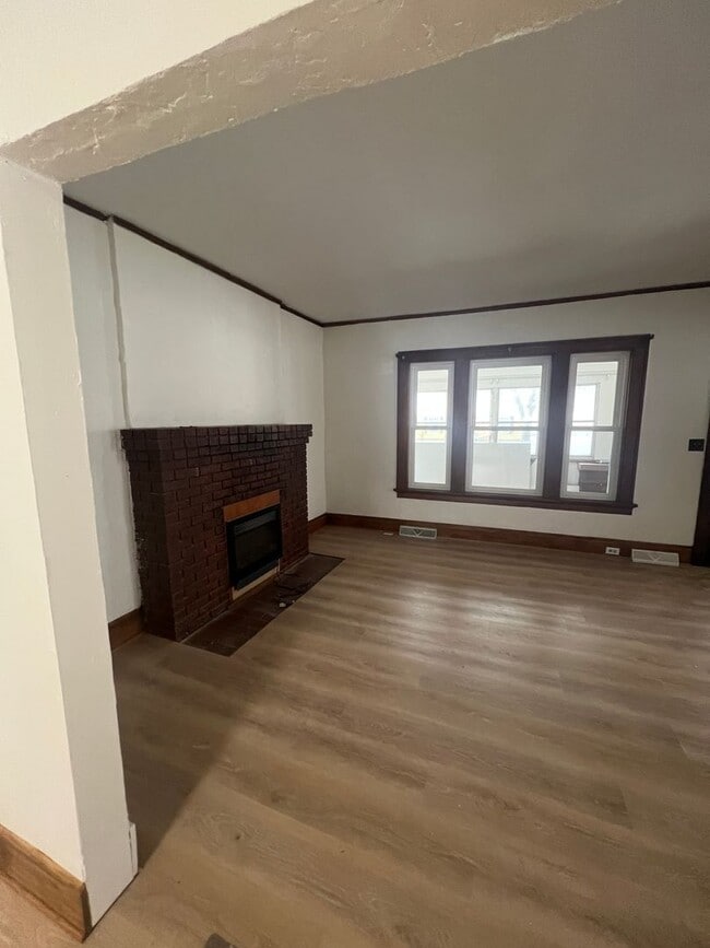 Building Photo - Click the “Apply Now” button or email wapmrentals@gmail.com for a prompt response.