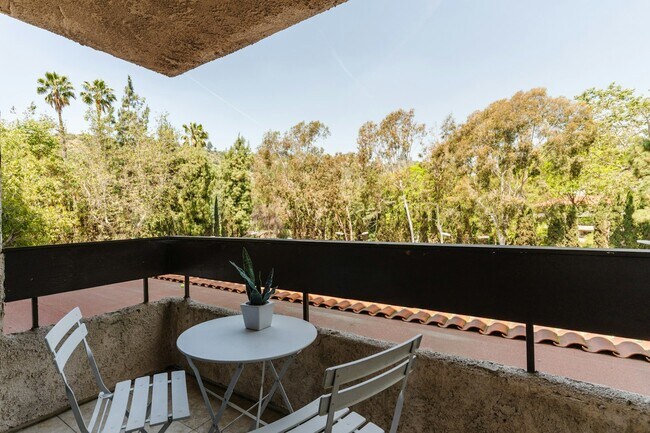 Building Photo - 2700 Cahuenga Blvd