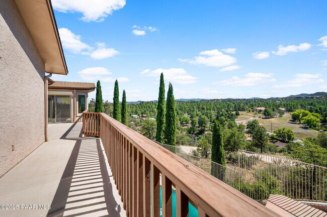 Building Photo - 2349 Loma Vista Dr