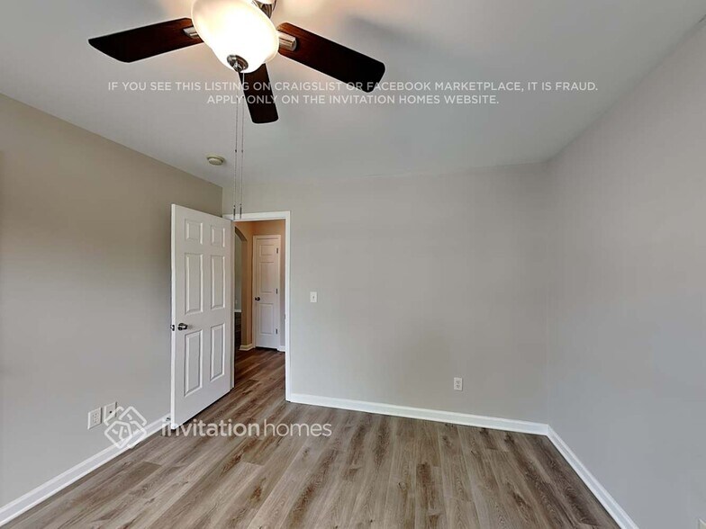 Building Photo - 5000 Buckeye Pl