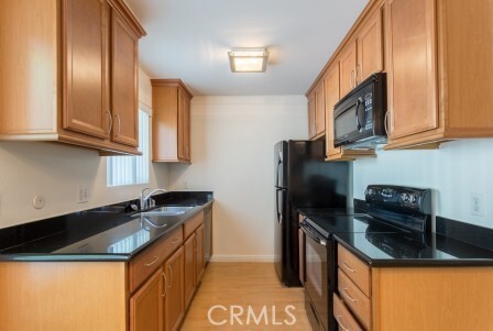 Building Photo - 972 Larrabee St