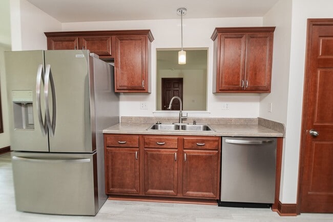 Building Photo - 3 Bedroom / 2 Bathroom Home for Rent in Va...