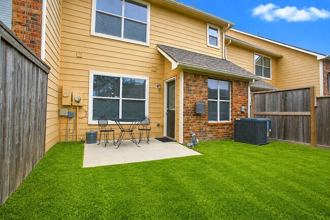 Building Photo - 1618 Grable Cove Ln