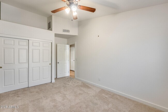 Building Photo - 2545 E Granite View Dr