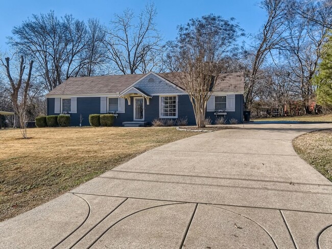 Building Photo - 4 Bed 2.5 Bath Single Story Home in Heart of East Nashville