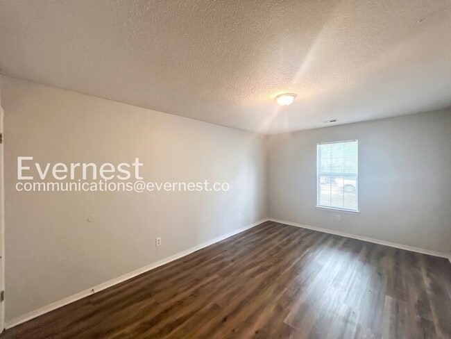 Building Photo - 5859 Shannon Dr