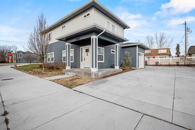 Building Photo - Introducing a Stunning 3 bedroom New Duplex! - Pets Welcome!