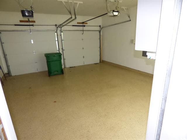 Building Photo - 1732 Meyerwood Ln S