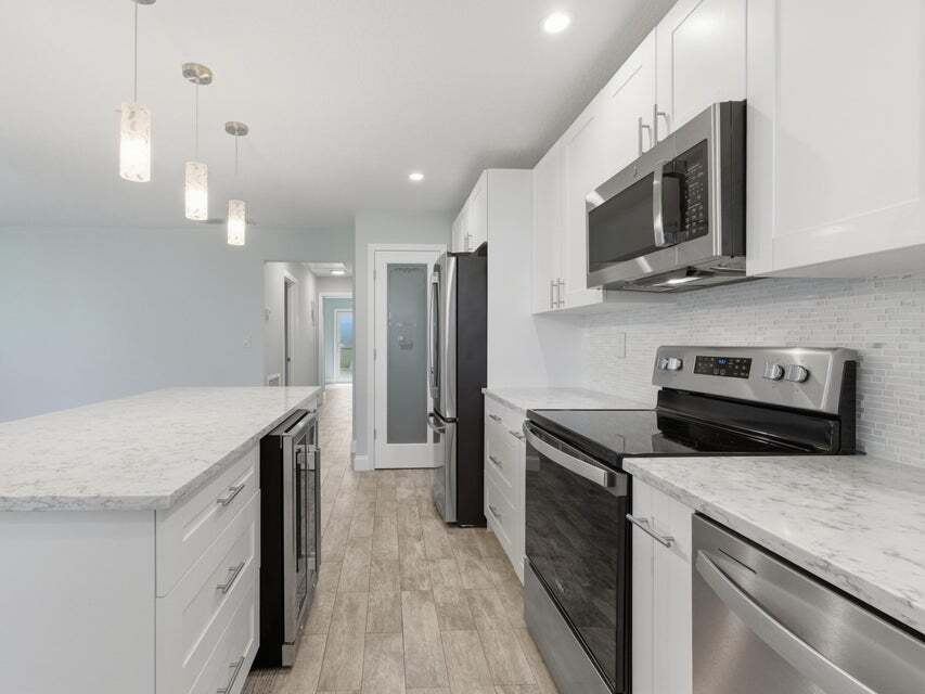 Building Photo - 270 High Point Blvd