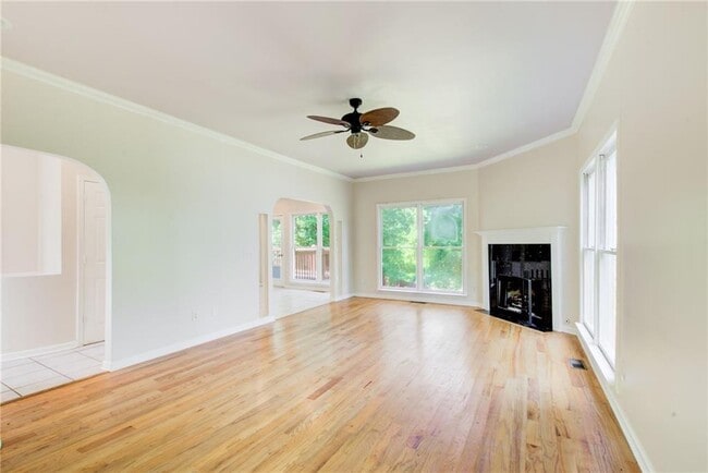 Building Photo - 2462 Empire Forest Dr