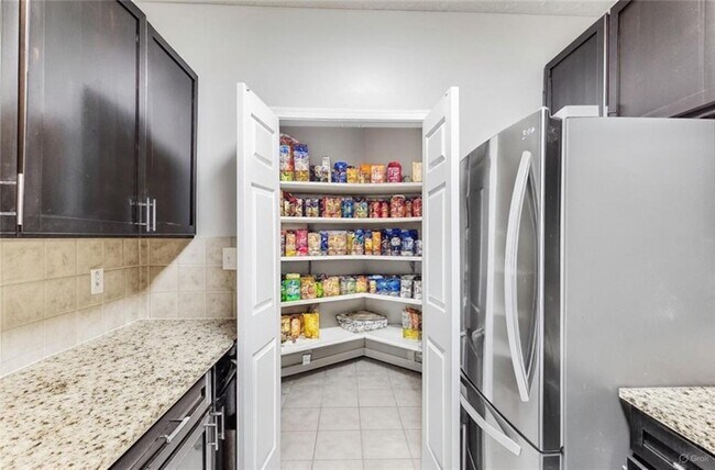 Building Photo - 1250 Parkwood Cir SE