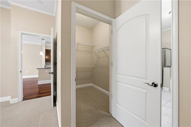 Building Photo - 3621 Vinings Slope SE