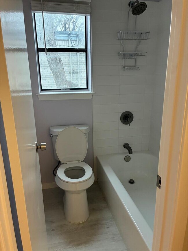 Building Photo - 5604 Woodrow Ave