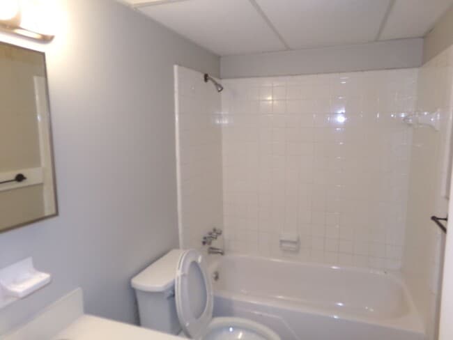 Building Photo - Salem Square Apartments