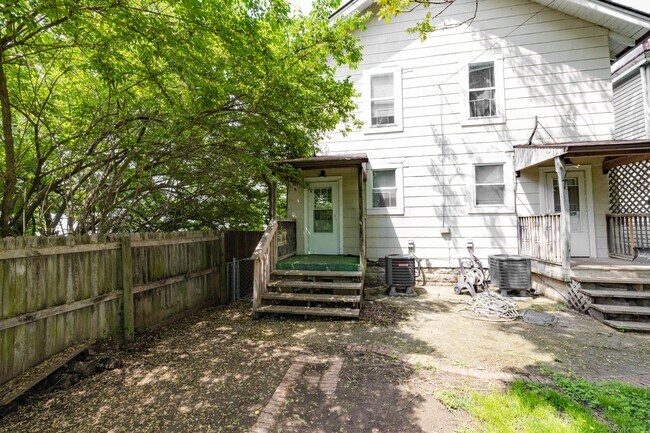 Building Photo - 45-47 W Moler St