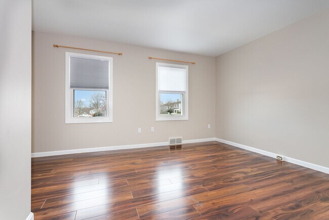 Building Photo - 617 Allenview Dr