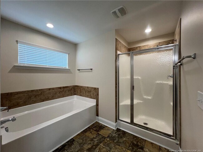 Building Photo - 4411 Low Oak Ct