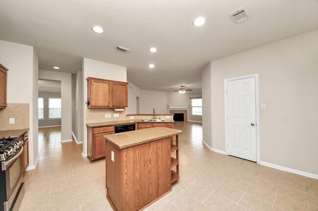 Building Photo - 7730 Trail Hollow