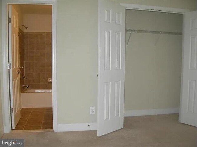 Building Photo - 14855 Potomac Branch Dr