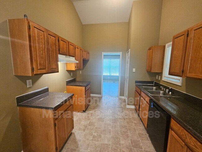 Building Photo - 2738 Old S Dr