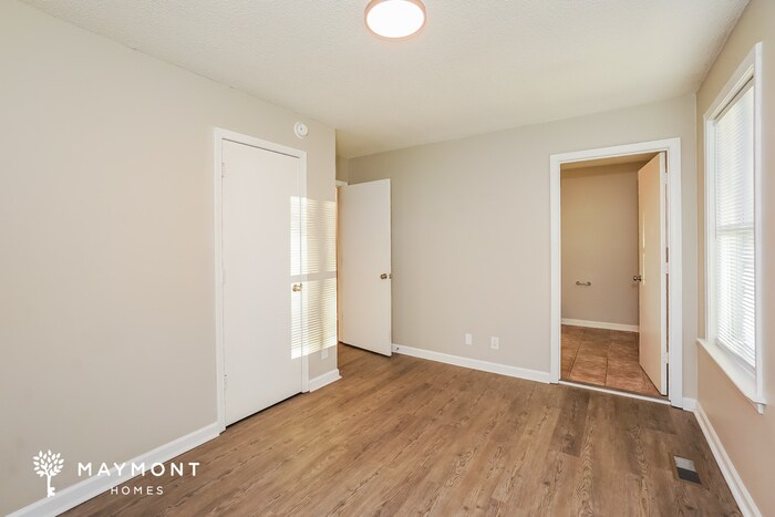 Building Photo - 2092 Sanders Rd