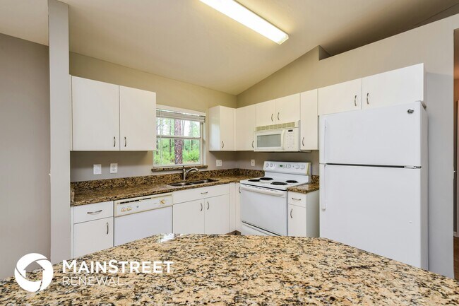 Building Photo - 802 W 11th St