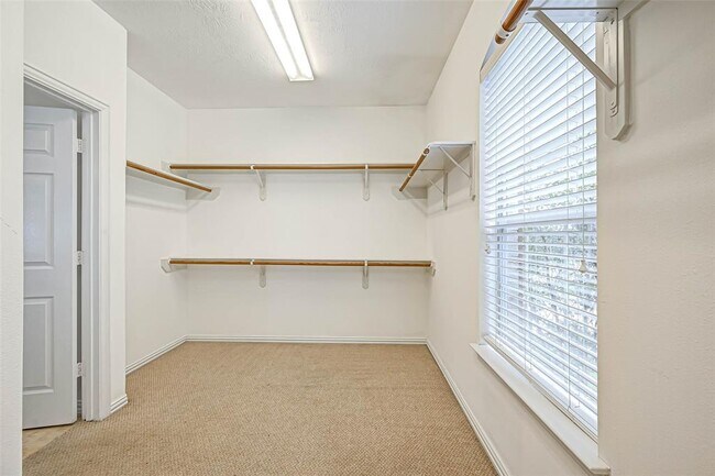 Building Photo - 7510 Shadow Terrace Ln