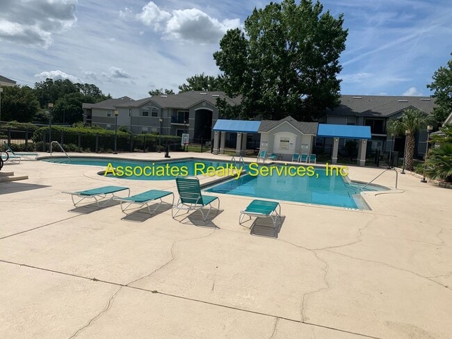 Building Photo - 3 bedroom home in Windsor Park!  Move in early August!