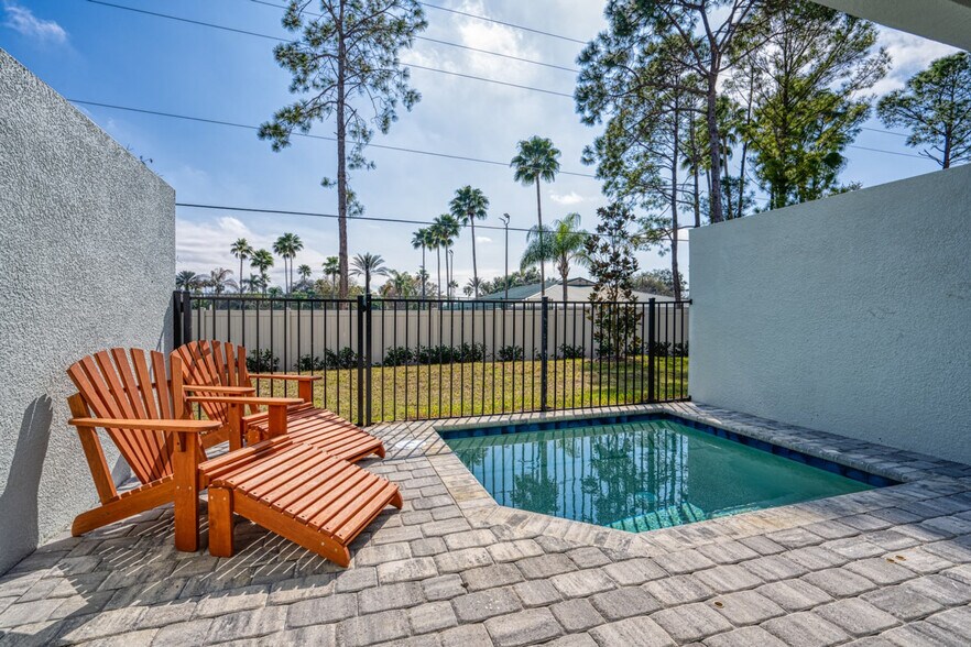 Building Photo - 8013 Formosa Vly Pl